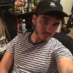 Meet your Posher, Esai